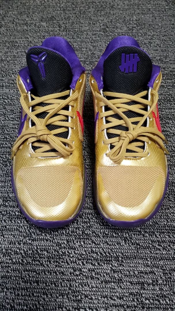 シューズ(男性用) Kobe5 UNDEFEATED