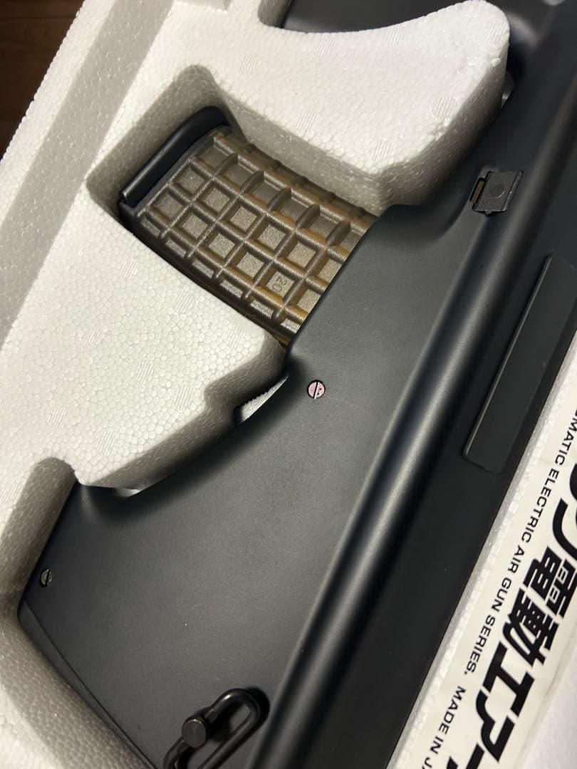 STEYR AUG電動エアガン18禁