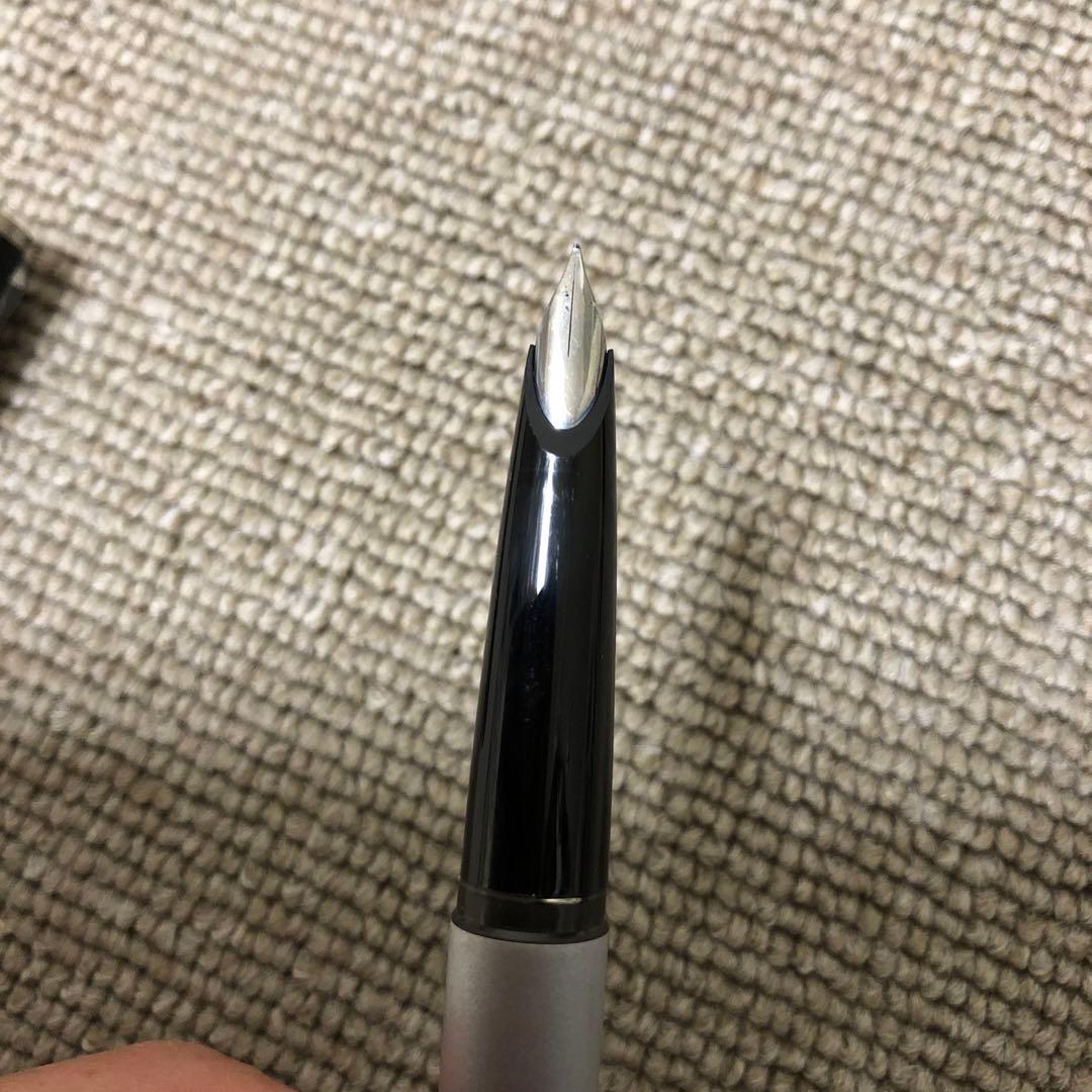 モンブラン　万年筆　ブラックアンドシルバー
