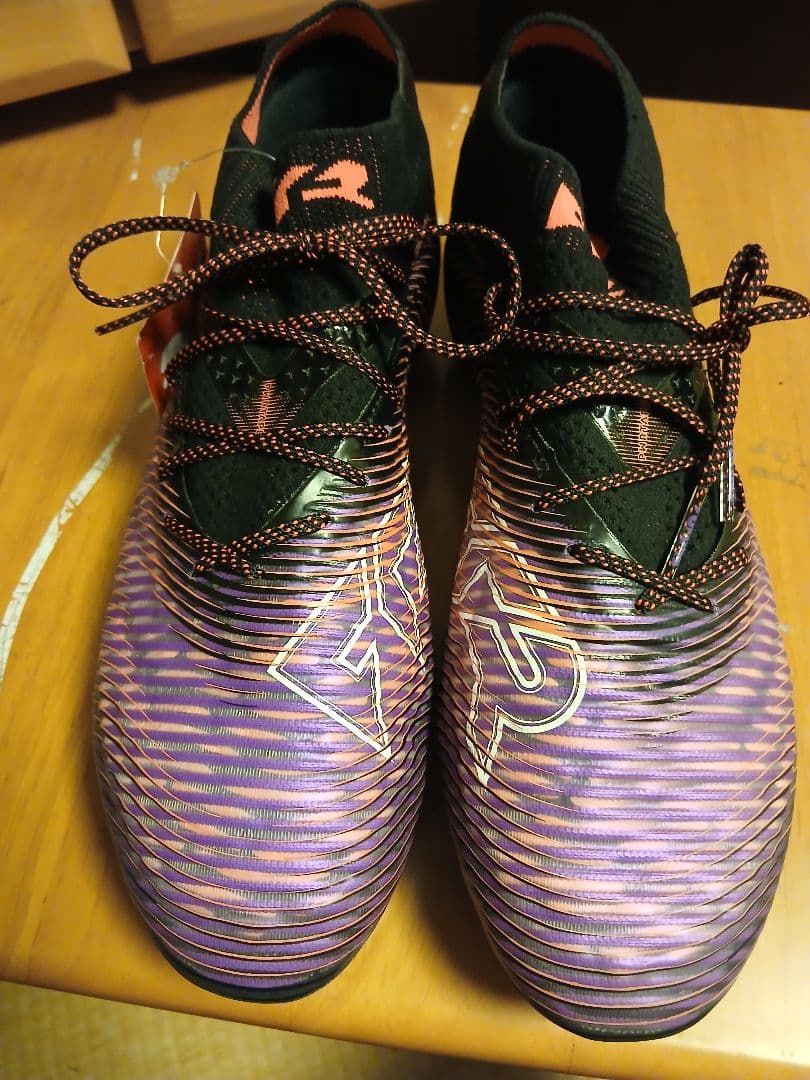 サッカースパイク プーマフューチャー8アルティメットFG